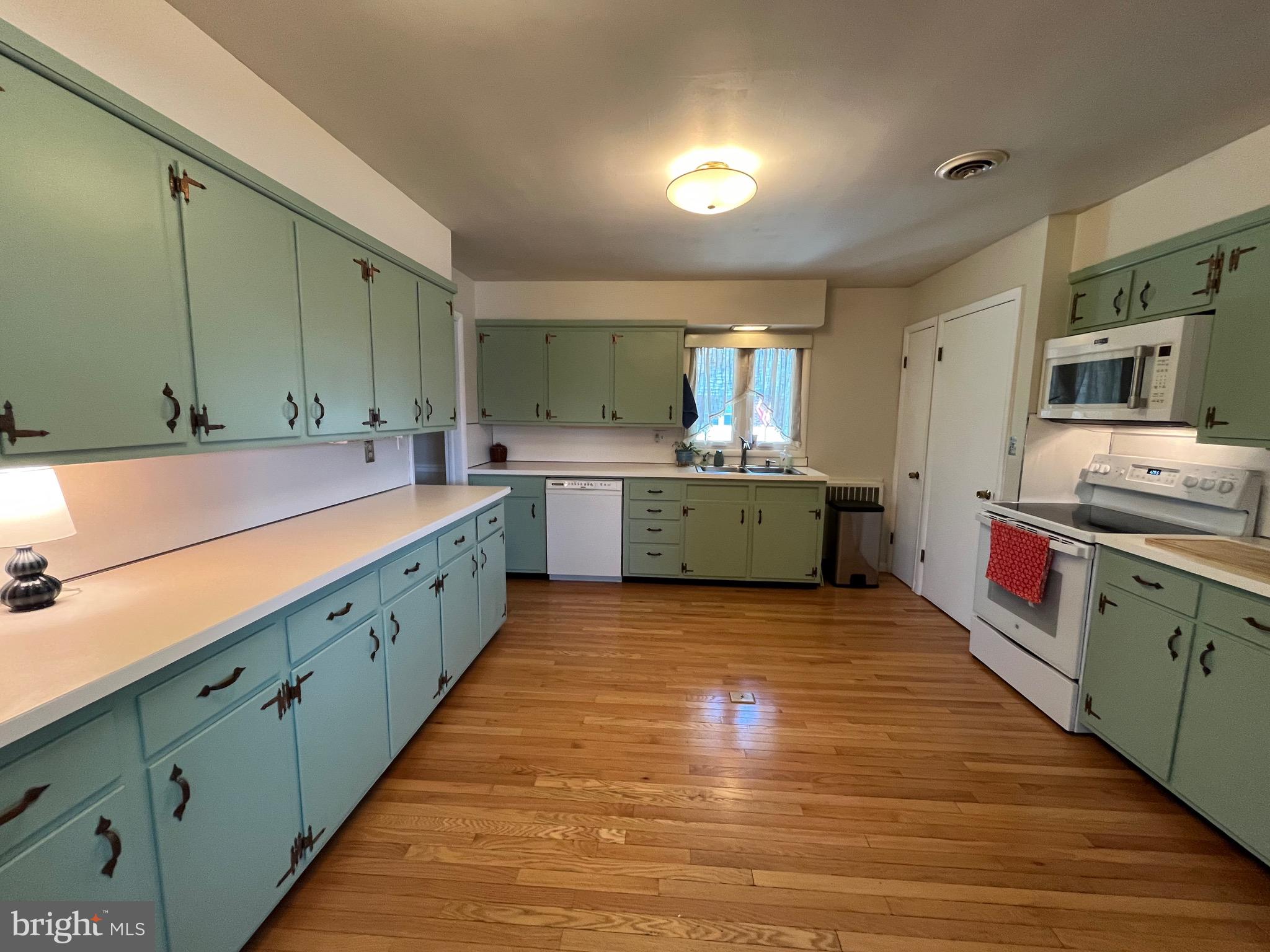 801 McCosh Street Hanover, PA 17331 - Photo 8 of 47