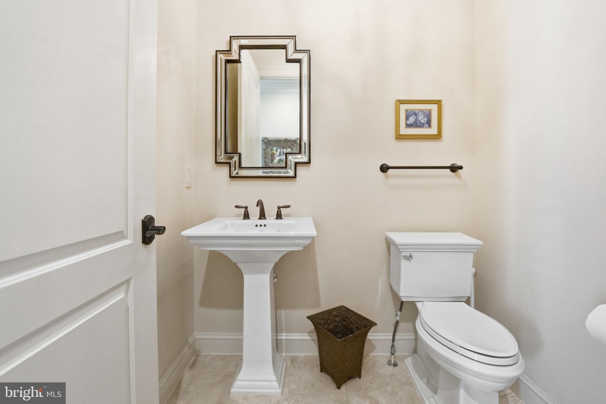609 Kingsley Road Southwest Vienna, VA 22180 - Photo 19 of 47