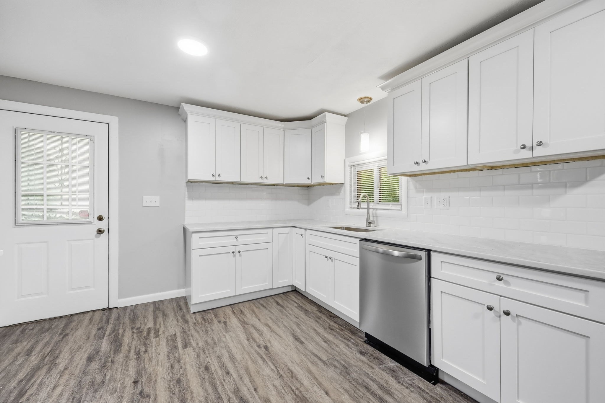 52 Navajo Road Springfield, MA 01109 - Photo 15 of 24 Gallery Image 15