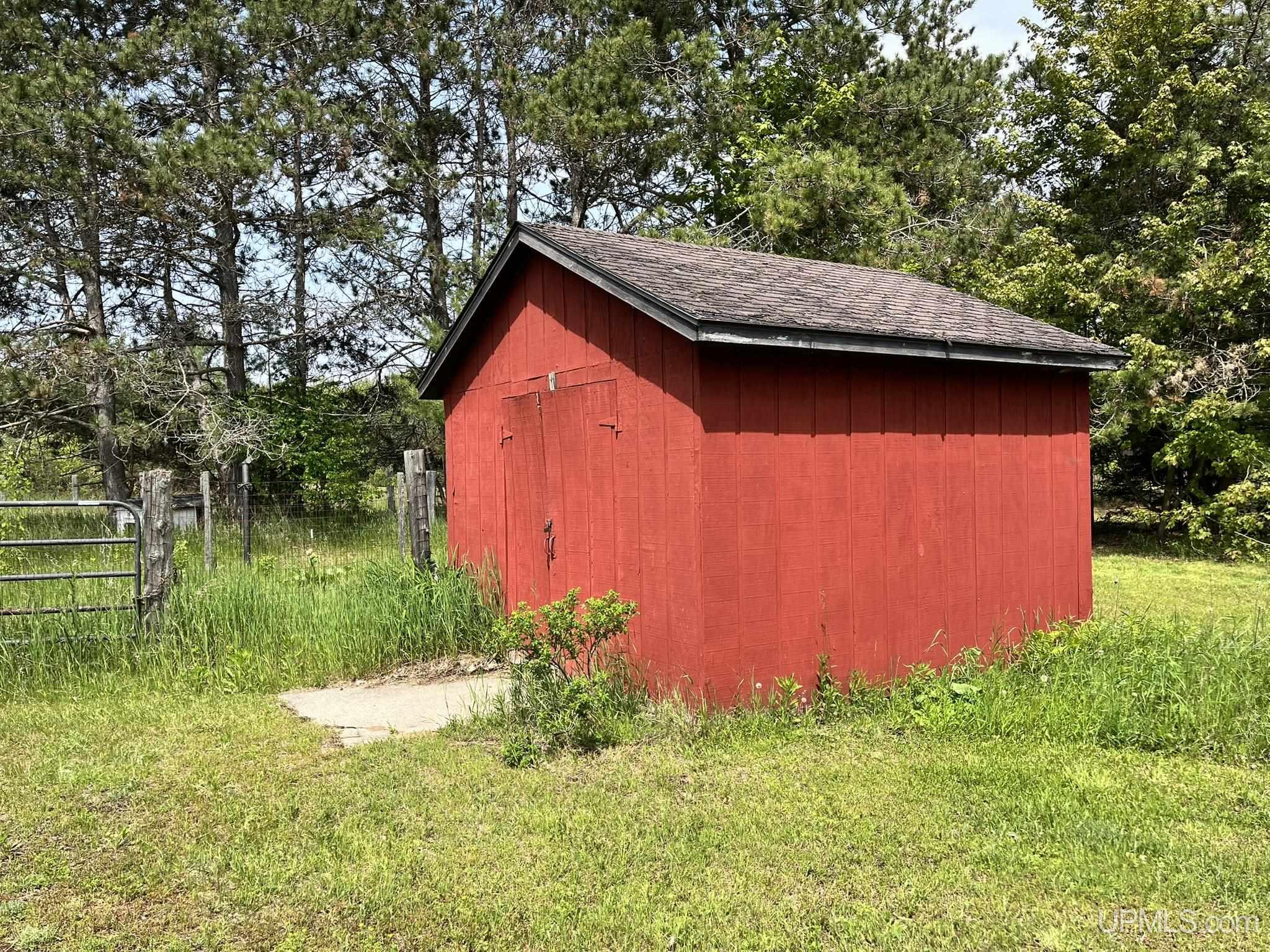 943 Shunk Road Manistique, MI 49854 - Photo 34 of 43 Gallery Image 34