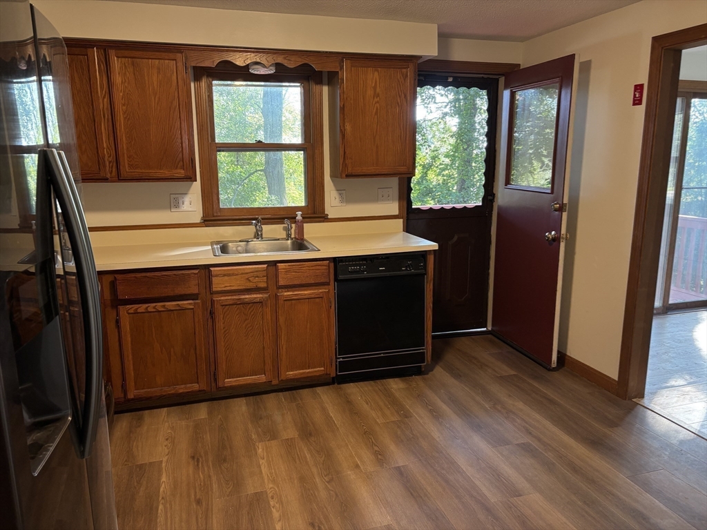 13 Sidney Road Milford, MA 01757 - Photo 8 of 30 Gallery Image 8
