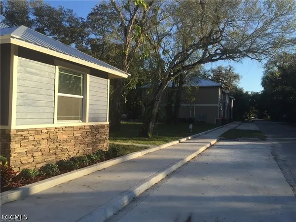 $1,750 | 279 North Missouri Street, Unit 102, LaBelle, FL 33935