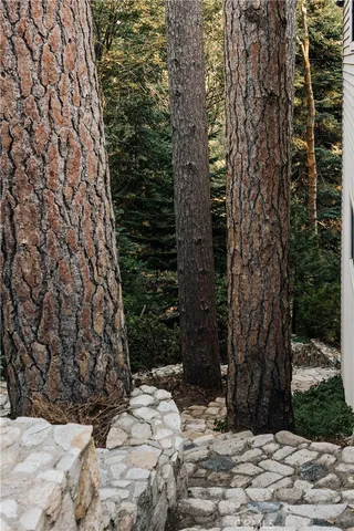 $1,049,000 | 26395 Augusta Drive, Lake Arrowhead, CA 92352