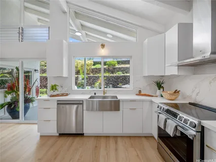 $1,555,000 | 1200 Mokuhano Street, Honolulu, HI 96825