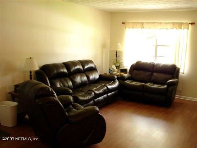 6309 Adams Road Macclenny, FL 32063 - Photo 5 of 14 living room