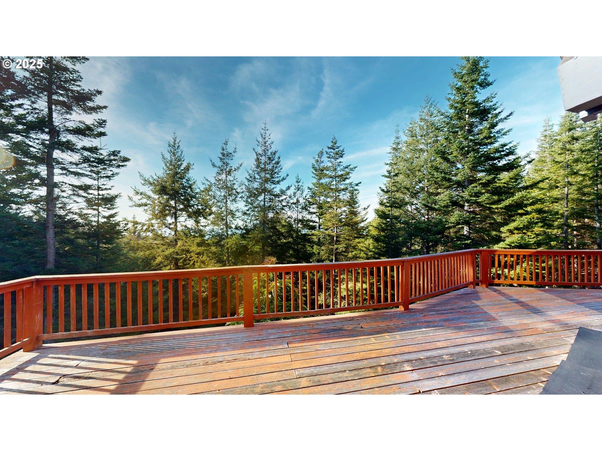 95107 Welsh Drive Gold Beach, OR 97444 - Photo 44 of 48 a view of a balcony