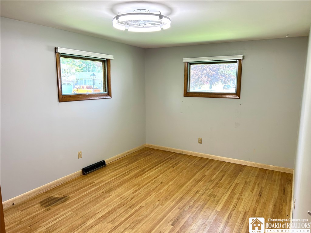4 Oakwood Drive Cheektowaga, NY 14227 - Photo 17 of 33