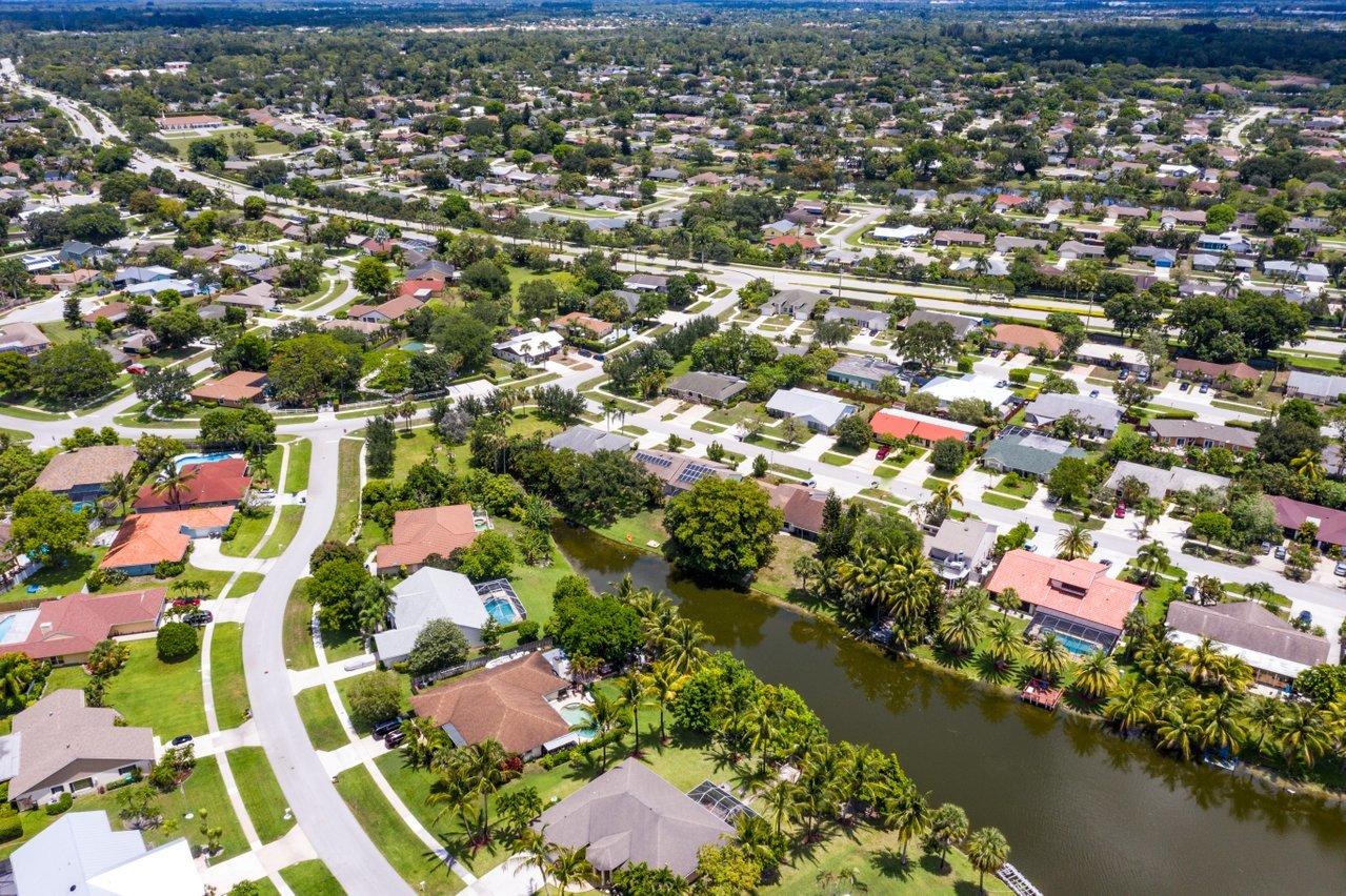 1369 Riverside Circle Wellington, FL 33414 - Photo 45 of 47 043-1369RiversideCircle-Wellington-FL-33