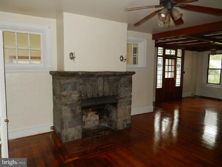 6910 Rising Sun Avenue Philadelphia, PA 19111 - Photo 3 of 19 Gallery Image 3