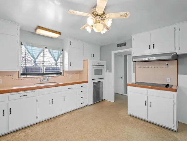 $369,000 | 5491 East Dakota Avenue, Fresno, CA 93727