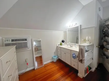 $1,300 | 209 1/2 Iona Street, Metairie, LA 70005