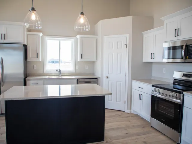 $388,248 | 212 Lionheart Drive, Horace, ND 58047