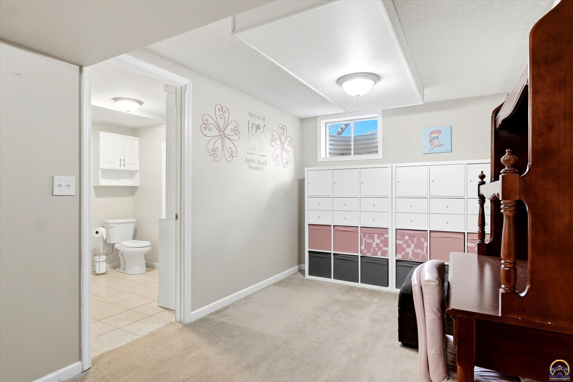 2543 Southwest Kent Street Topeka, KS 66614 - Photo 24 of 38