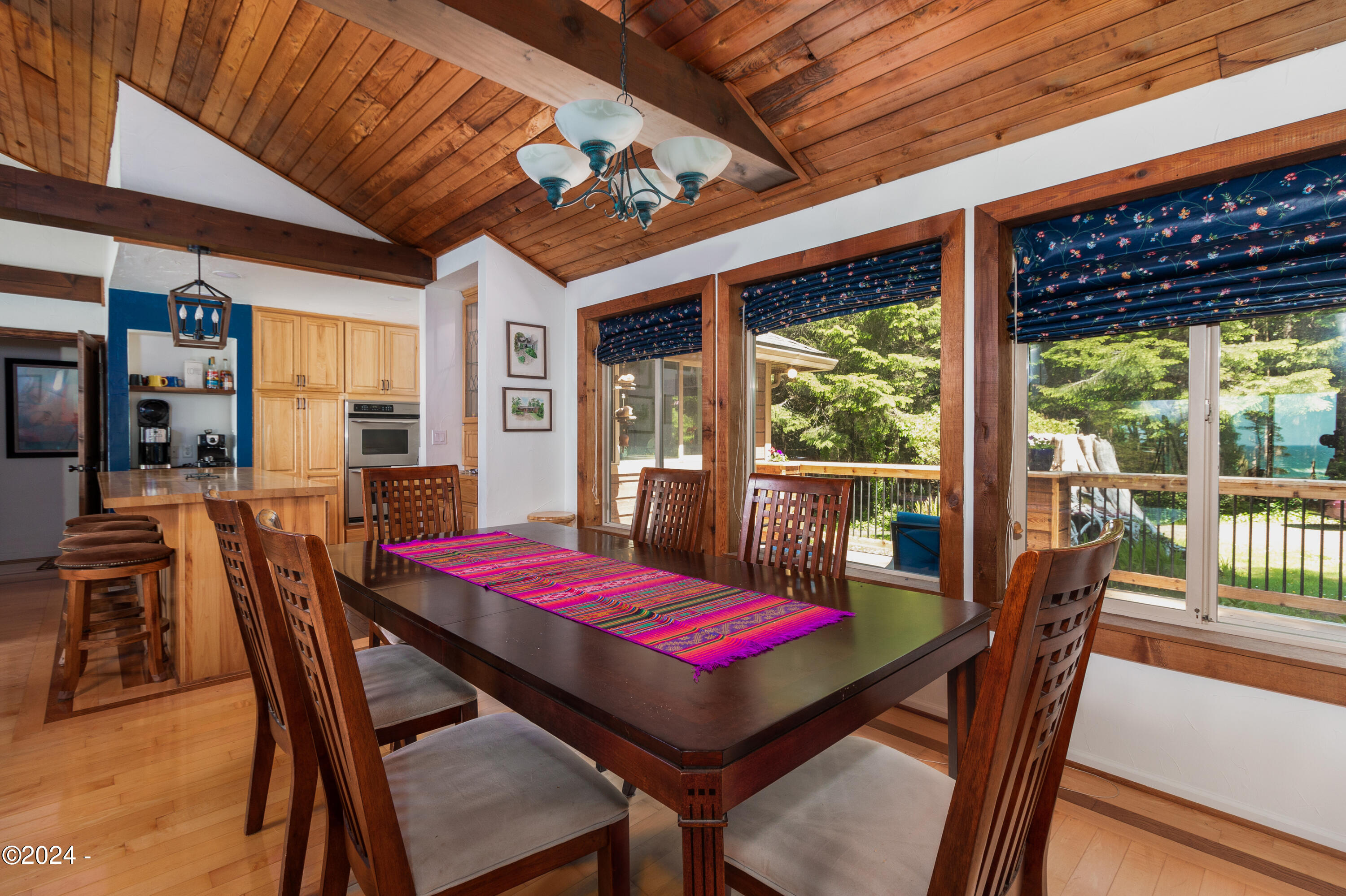 2275 Highway 101 Depoe Bay, OR 97341 - Photo 16 of 61 Light & Bright Dining Area