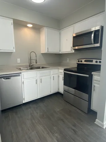 $1,099 | 126 Walton Ferry Road, Unit F8, Hendersonville, TN 37075