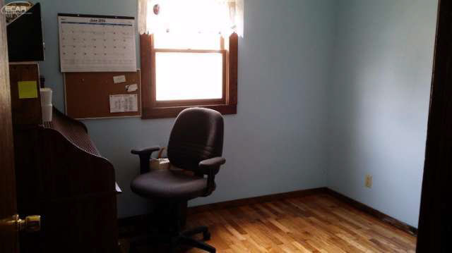 13933 Sharon Road Chesaning, MI 48616 - Photo 17 of 25 21177596-16.JPG