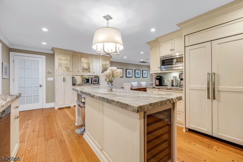 8 White Pine Road Upper Saddle River, NJ 07458 - Photo 11 of 50