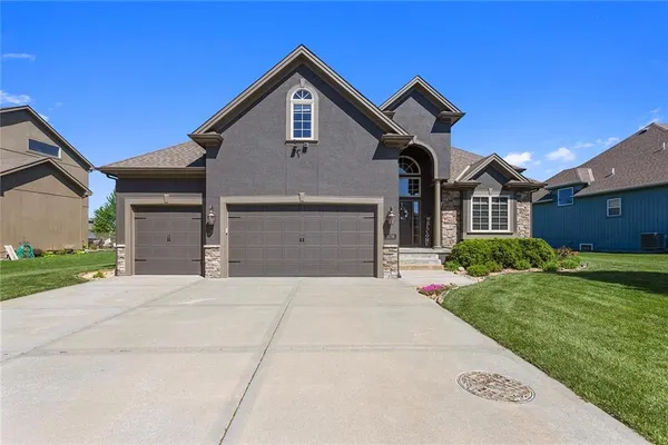 $639,000 | 11130 North Brooklyn Avenue, Kansas City, MO 64155