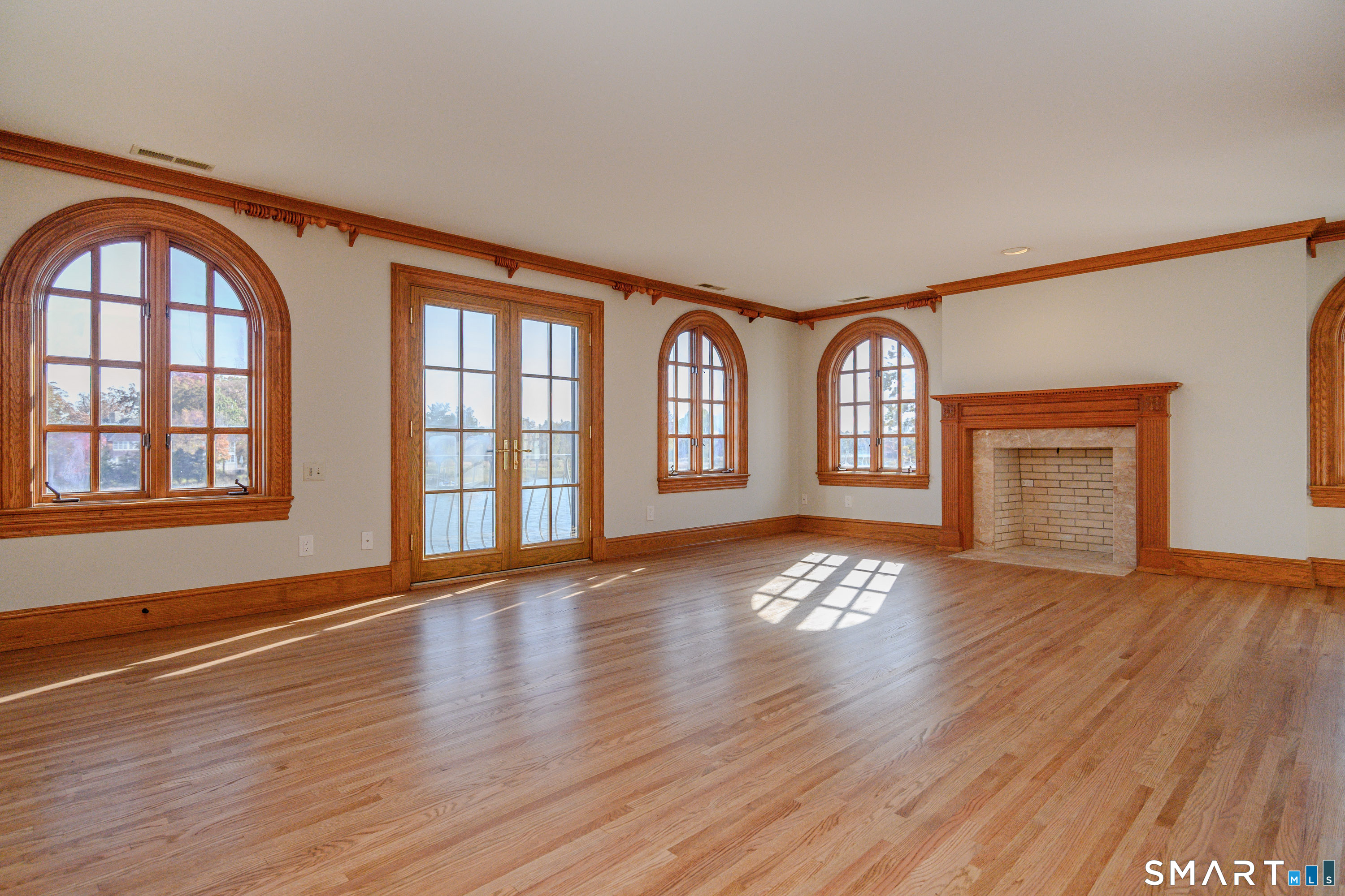 12 Runkenhage Road Darien, CT 06820 - Photo 8 of 37