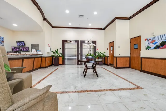 $618,000 | 2030 Douglas Road, Unit 511, Coral Gables, FL 33134