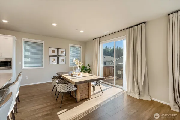 $999,950 | 28931 239th Avenue Southeast, Maple Valley, WA 98010