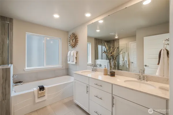 $999,950 | 28931 239th Avenue Southeast, Maple Valley, WA 98010