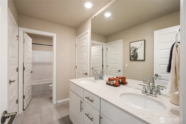 $999,950 | 28931 239th Avenue Southeast, Maple Valley, WA 98010