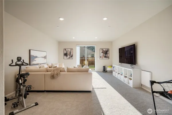 $999,950 | 28931 239th Avenue Southeast, Maple Valley, WA 98010