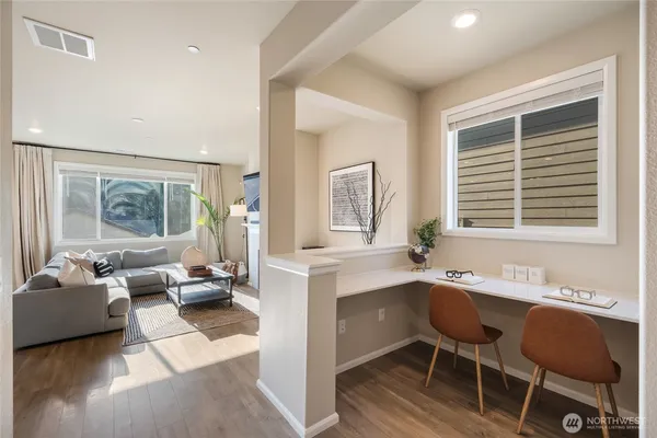 $999,950 | 28931 239th Avenue Southeast, Maple Valley, WA 98010