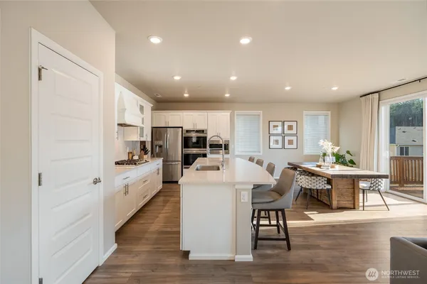 $999,950 | 28931 239th Avenue Southeast, Maple Valley, WA 98010