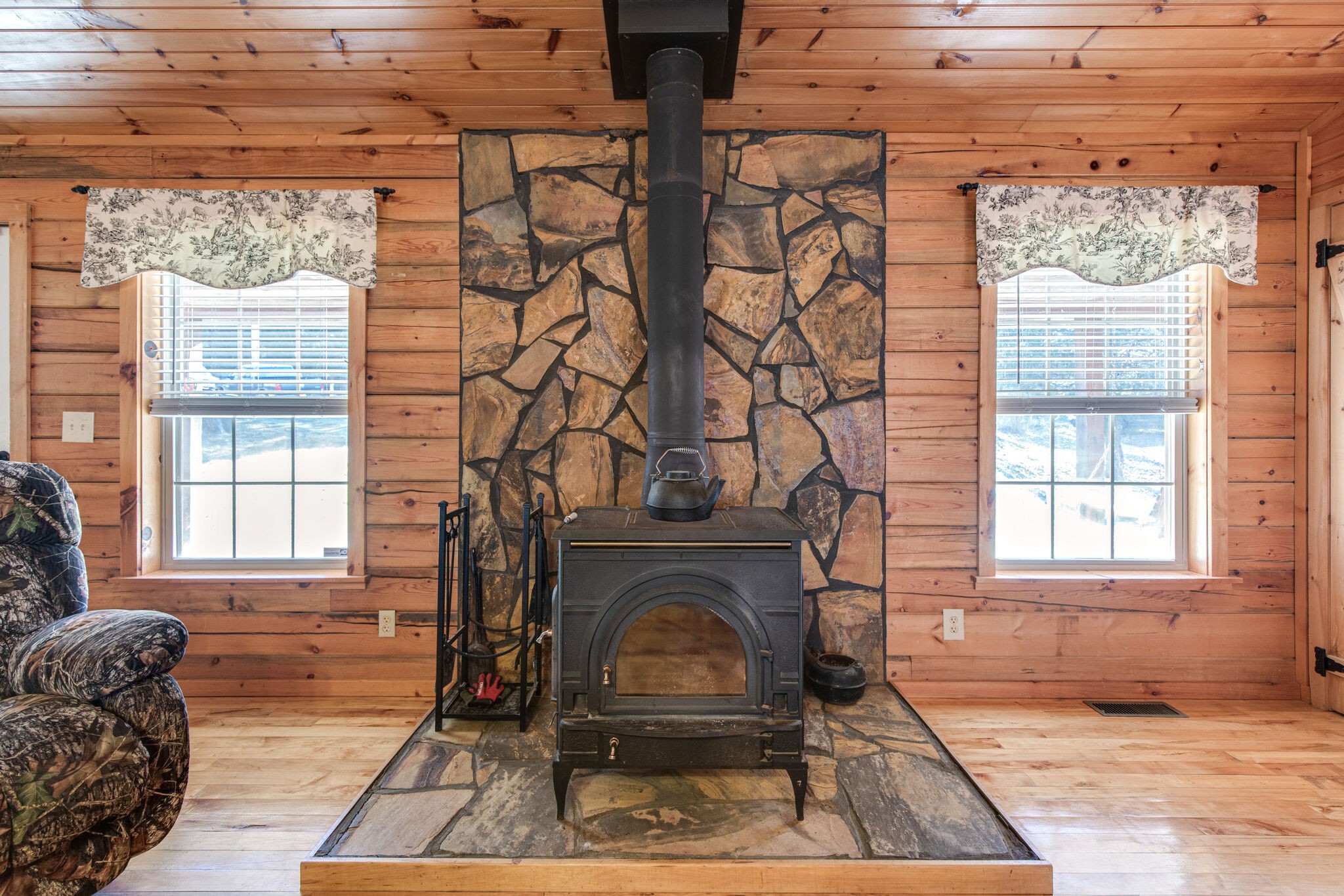2446 Hidden Valley Road Nunnelly, TN 37137 - Photo 8 of 27 Gallery Image 8