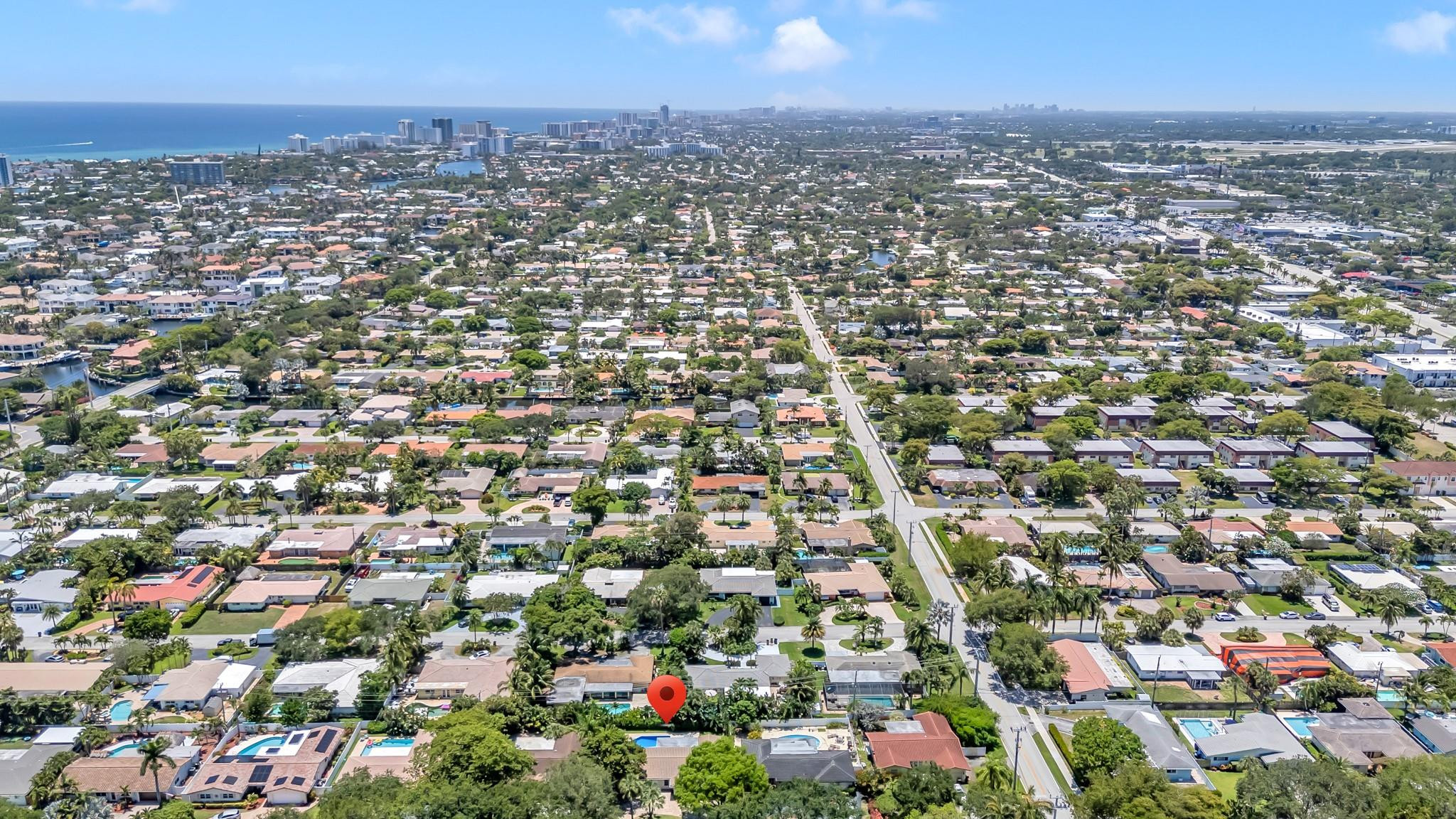 2120 Northeast 34th Court Lighthouse Point, FL 33064 - Photo 33 of 34 an aerial view of residential houses with city view