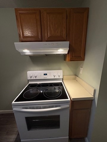 38 Dunham Road, Unit 201 Beverly, MA 01915 - Photo 8 of 26