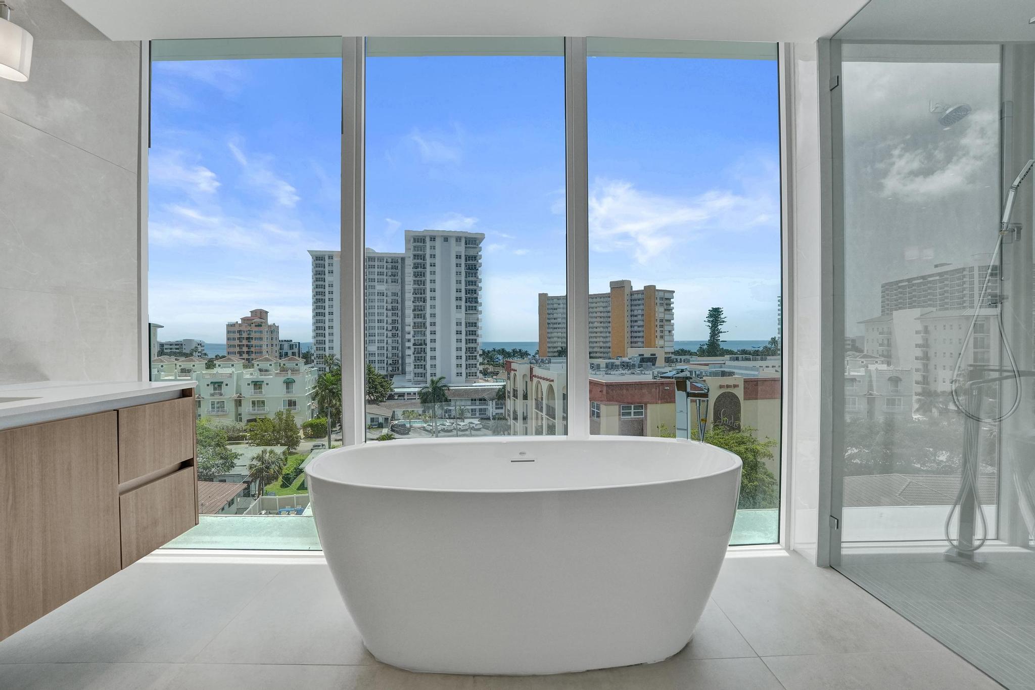 407 North Riverside Drive, Unit 605 Pompano Beach, FL 33062 - Photo 25 of 93 DSC07440