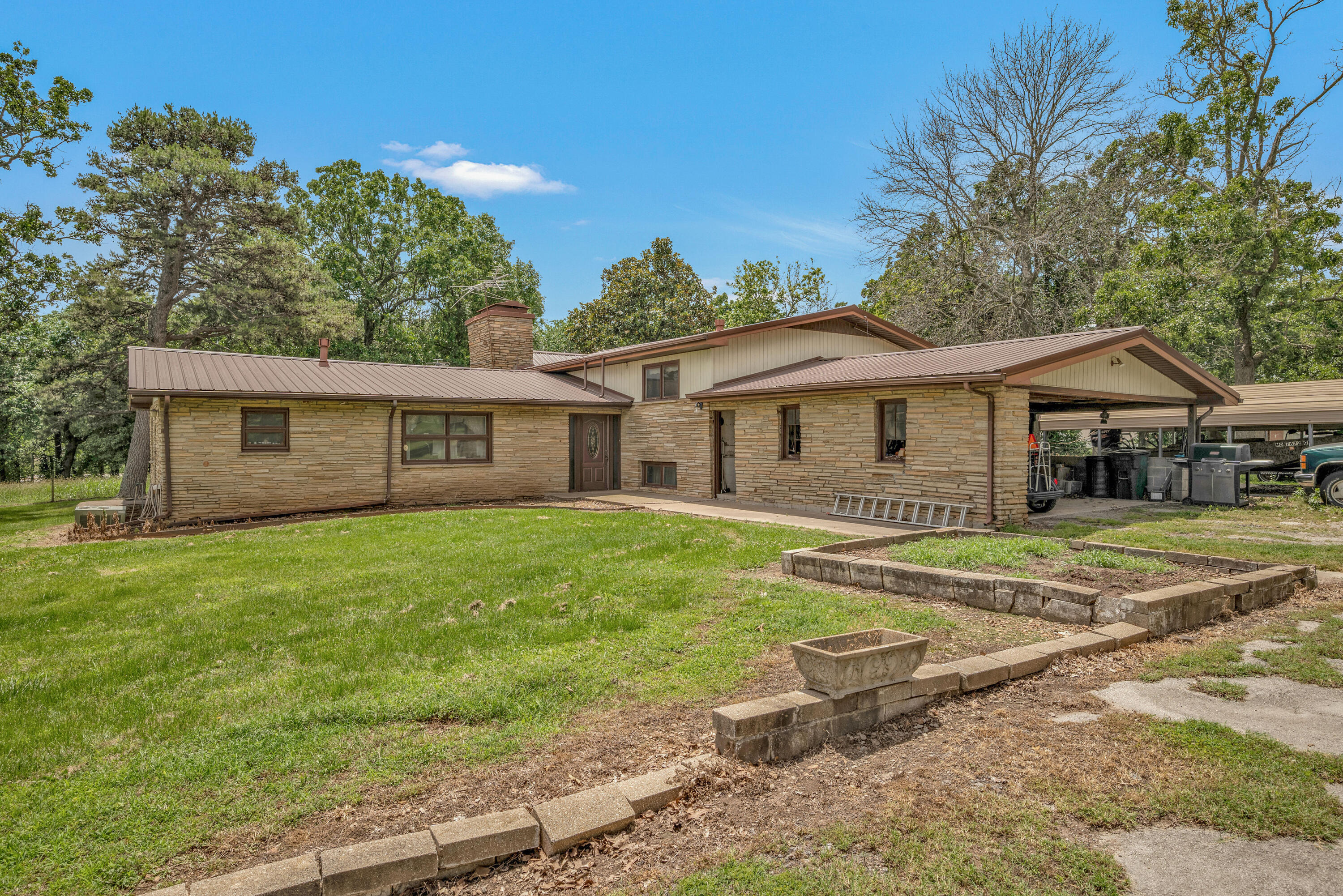 2984 Oak Ridge Extension Neosho, MO 64850 - Photo 1 of 1 DSC_7211