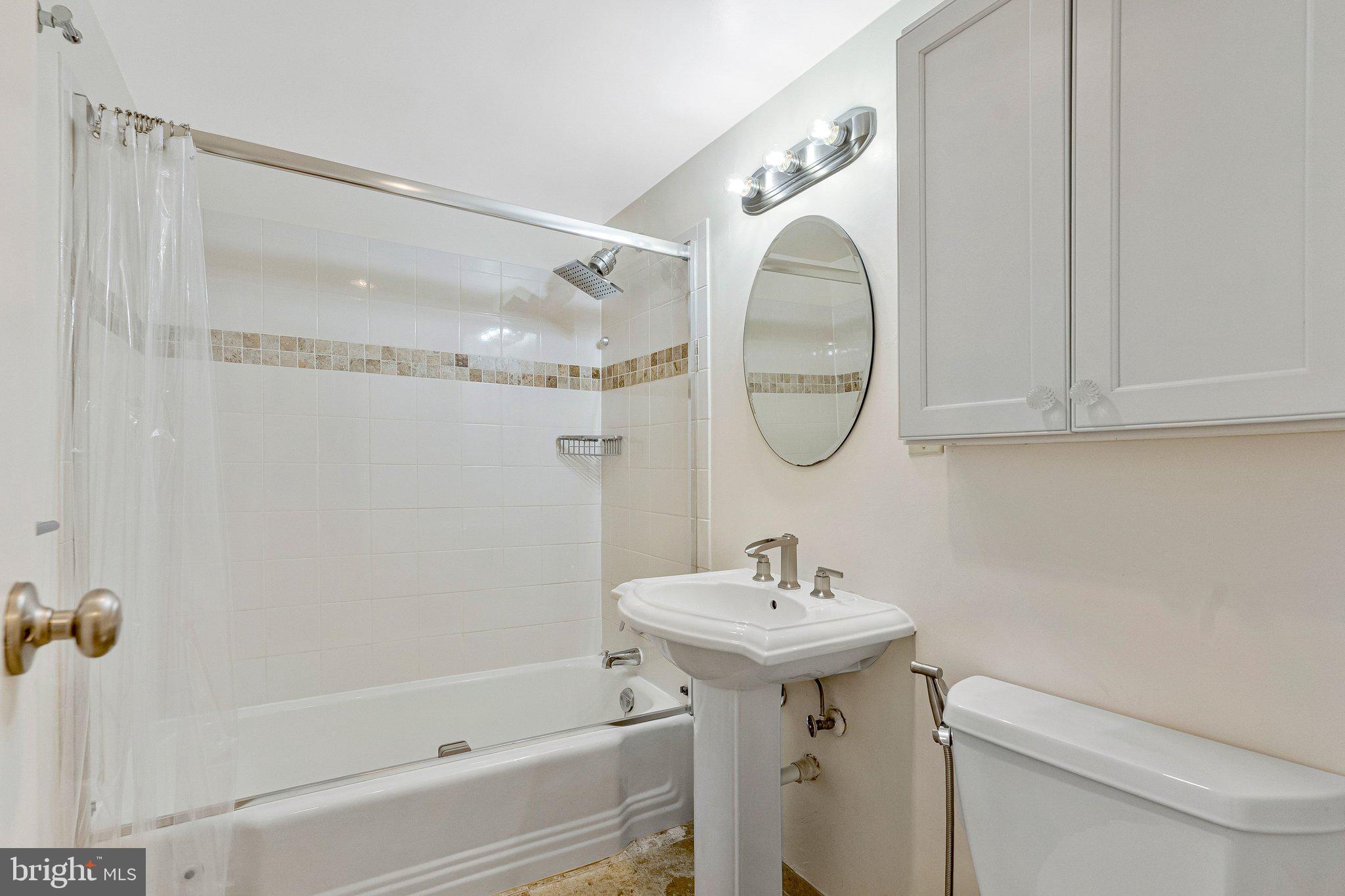 522 21st Street Northwest, Unit 301 Washington, DC 20006 - Photo 13 of 19 Bathroom