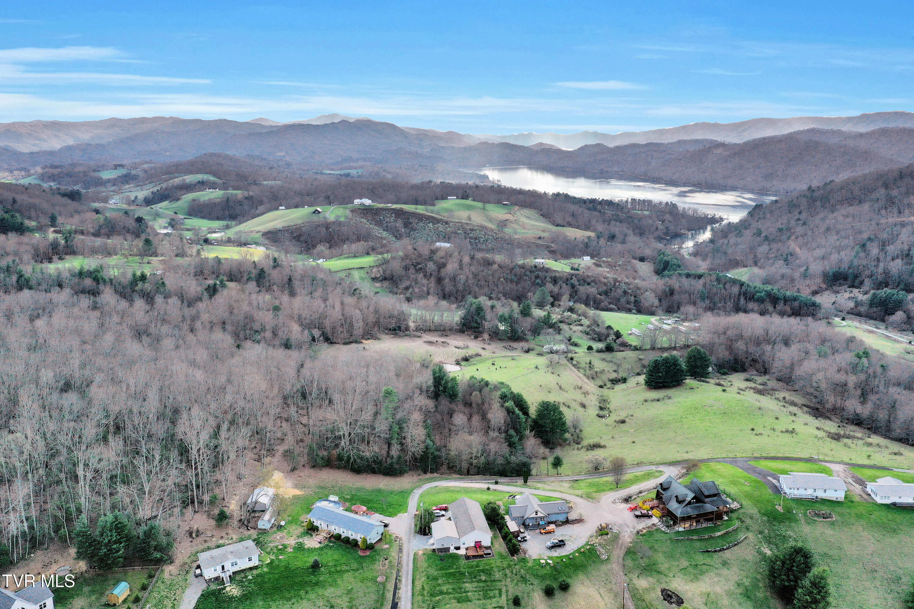 1120 Myrtle Drive Butler, TN 37640 - Photo 44 of 44 DJI_0978