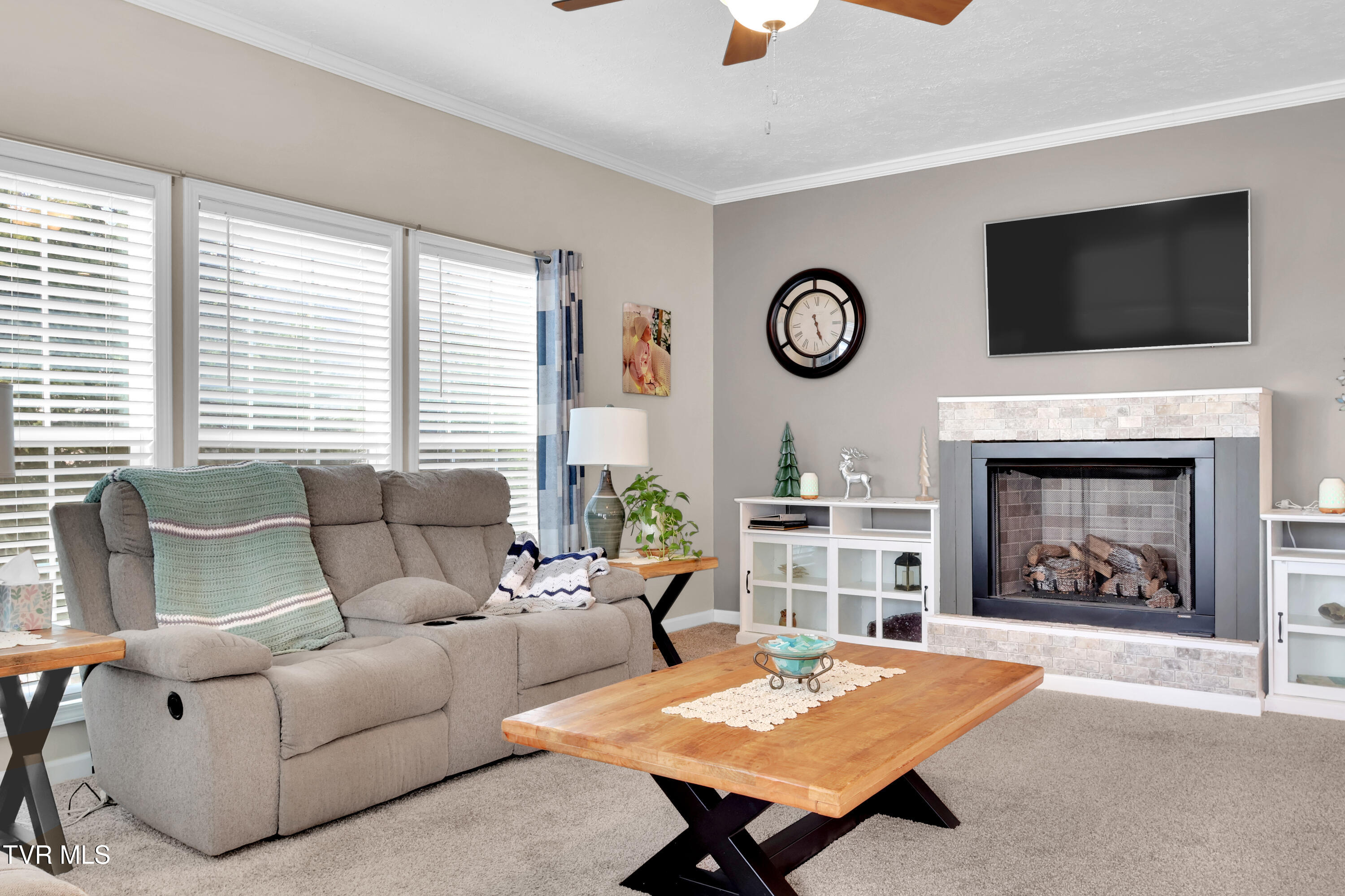 1120 Myrtle Drive Butler, TN 37640 - Photo 5 of 44 IMG_3783