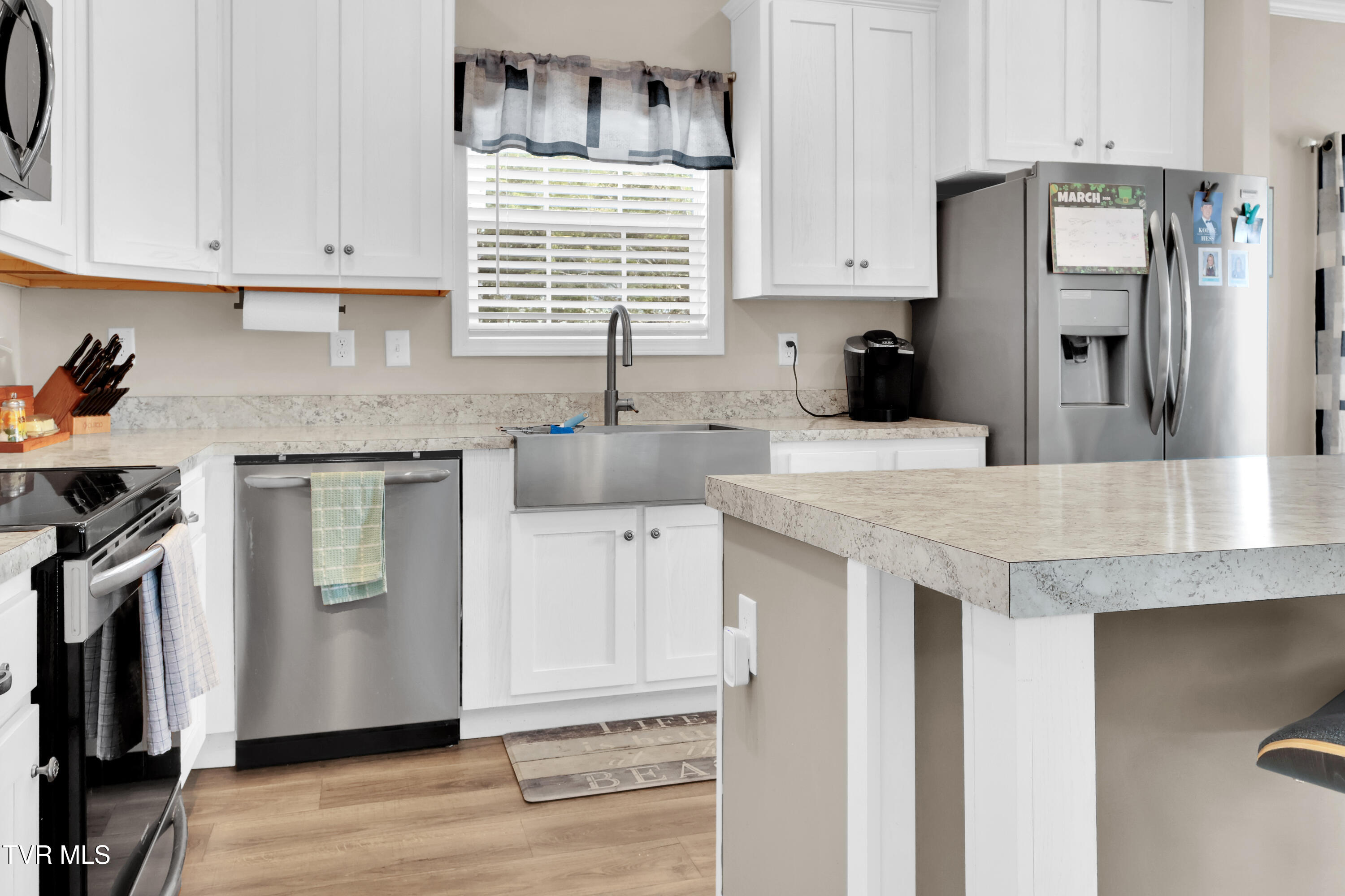 1120 Myrtle Drive Butler, TN 37640 - Photo 9 of 44 IMG_3792