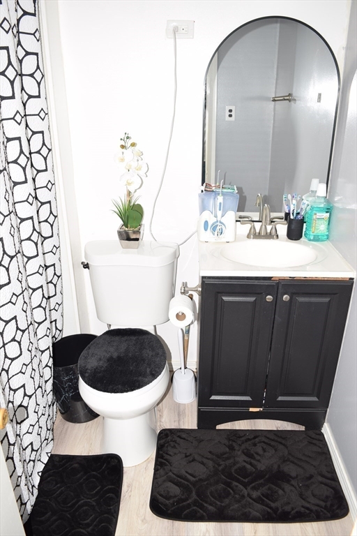 5 Vernon Street Holyoke, MA 01040 - Photo 12 of 33