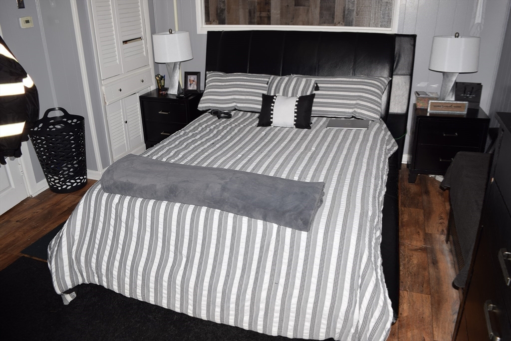 5 Vernon Street Holyoke, MA 01040 - Photo 18 of 33