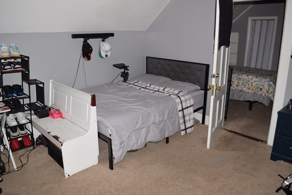 5 Vernon Street Holyoke, MA 01040 - Photo 22 of 33