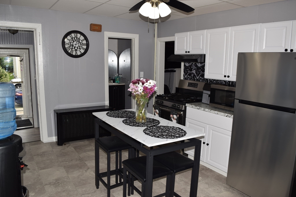 5 Vernon Street Holyoke, MA 01040 - Photo 6 of 33