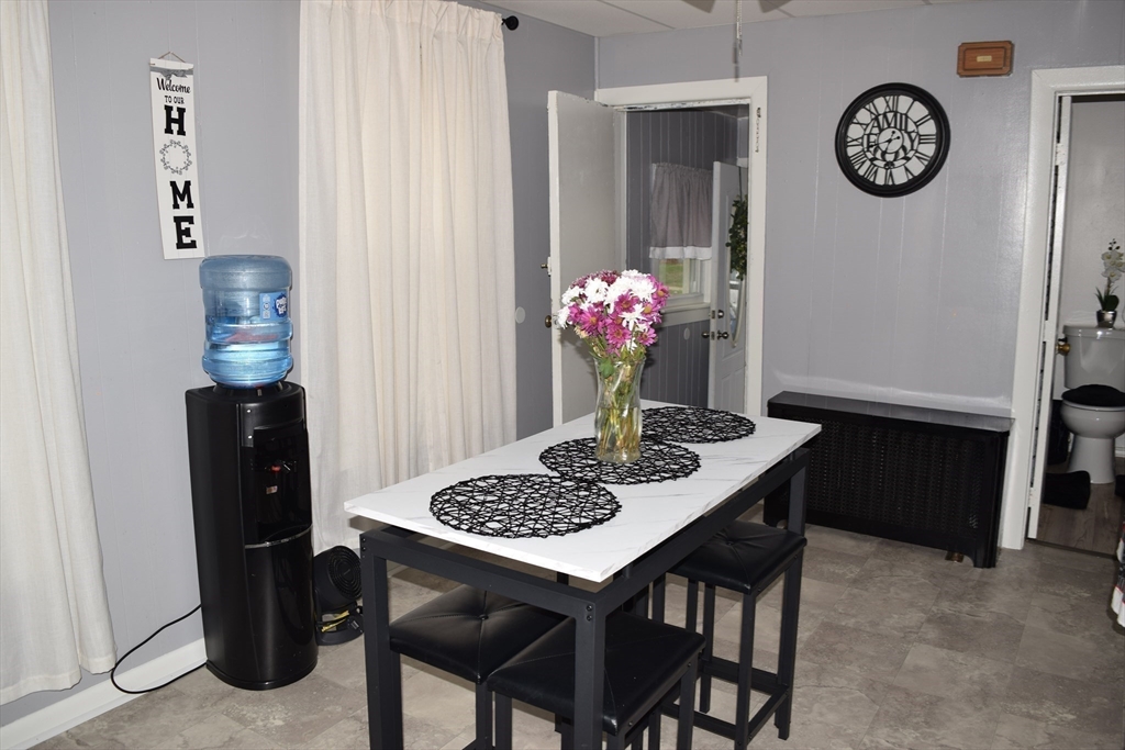 5 Vernon Street Holyoke, MA 01040 - Photo 10 of 33