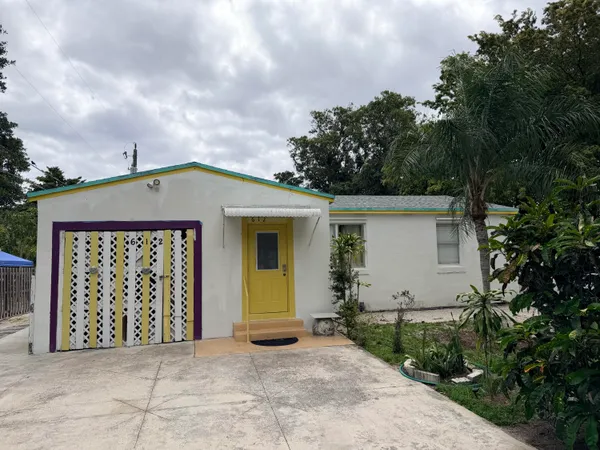 $435,000 | 612 Northwest 1st Street, Boynton Beach, FL 33435