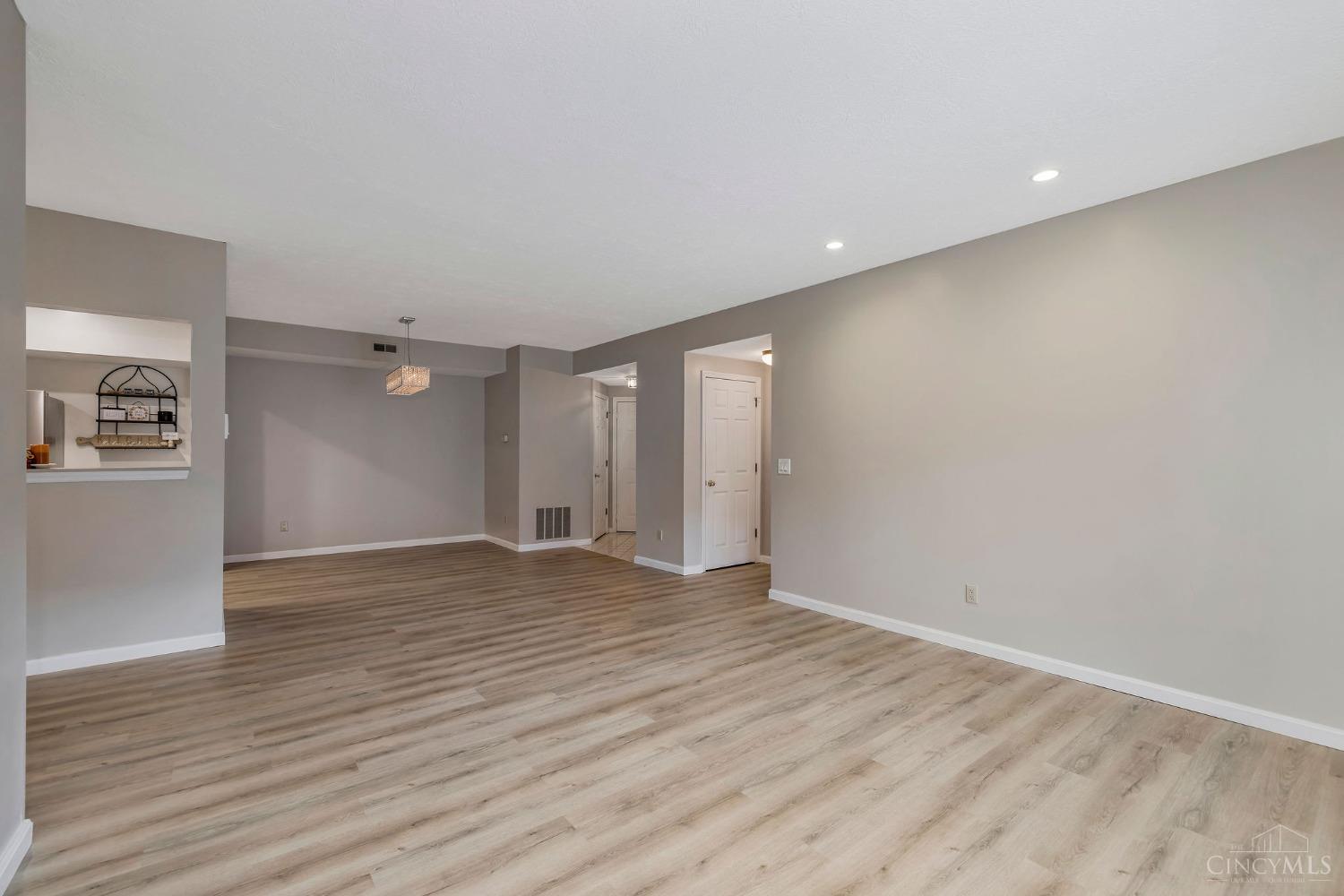 817 Neeb Road, Unit 6 Cincinnati, OH 45233 - Photo 16 of 42 Gallery Image 16
