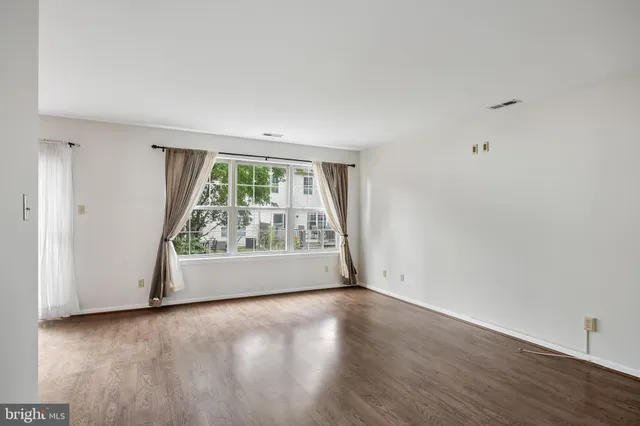 $2,300 | 8 Woodrush Court, Delran, NJ 08075