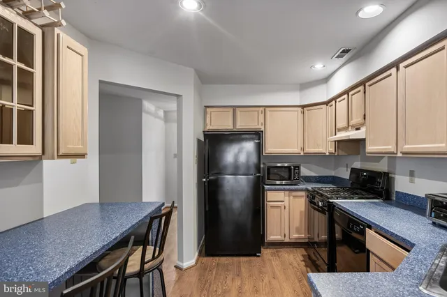 $2,300 | 8 Woodrush Court, Delran, NJ 08075