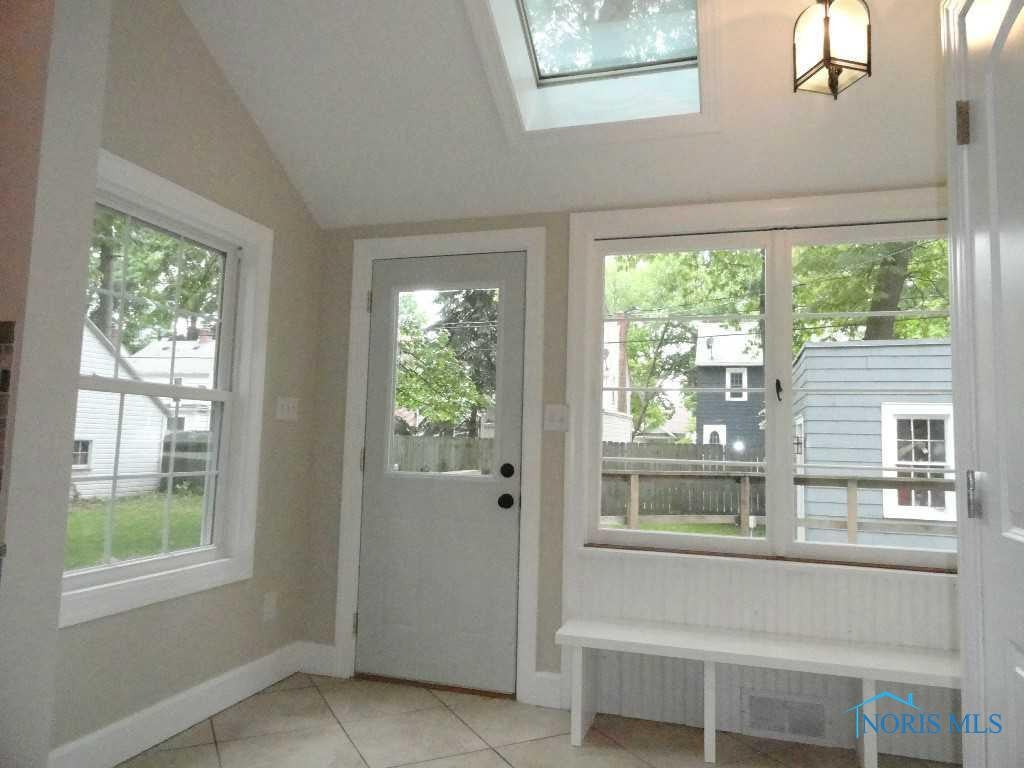 3725 Harley Road Toledo, OH 43613 - Photo 9 of 20 Kitchen.