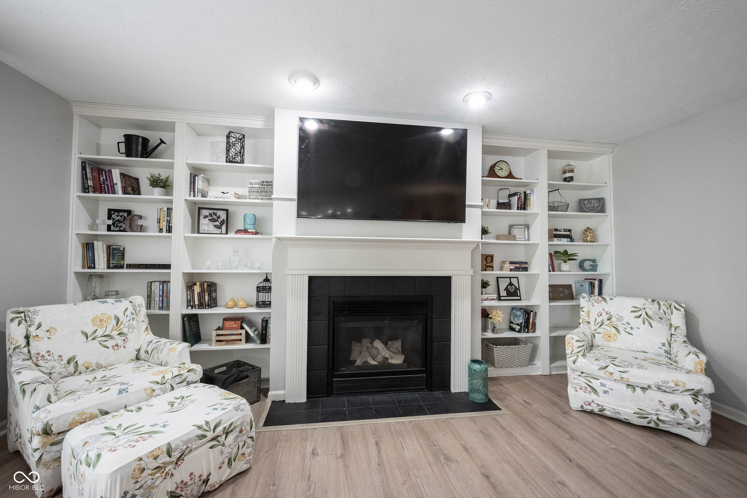 10125 Bootham Close Fishers, IN 46038 - Photo 15 of 66